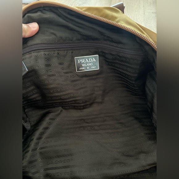 Prada duffle bag - Picture 2 of 12